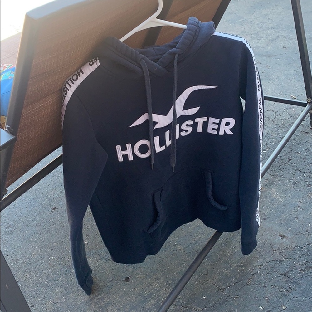 hollister blue sweatshirt